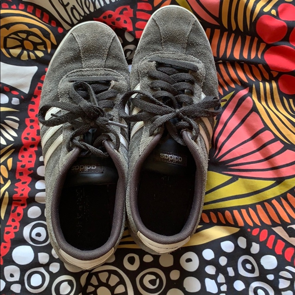 Ardidas women’s sneakers